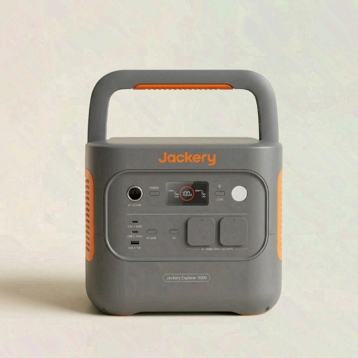 Jackery Explorer 2000 v2 view 2