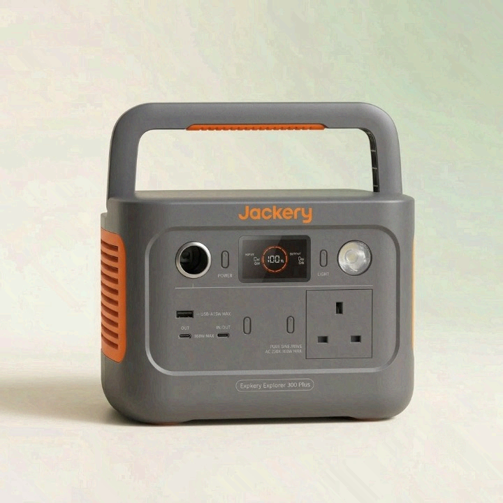 Jackery Explorer 300 Plus view 2